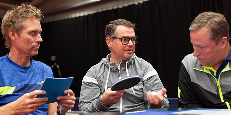 Persson, Fetzner und Waldner im Expertengespräch